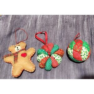 Set of‎ 3 Vintage Christmas Ornaments Fabric Patchwork Bear Heart Ball Decor